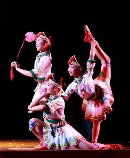 男子爆料买到假红牛视频,揭秘假冒饮料背后的真相 第1张 男子爆料买到假红牛视频,揭秘假冒饮料背后的真相 第1张